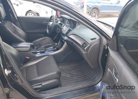 2016 Honda Accord Sport z USA, uszkodzony, nr VIN 1HGCR2F57GA117257